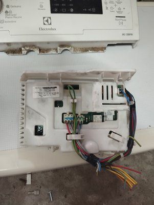 Б/У Плата керування пральної машини Electrolux. Pnc(elc) : 913101360(02) Mcf: 192883353.003 Ccf: 132877903.039 2147*E фото