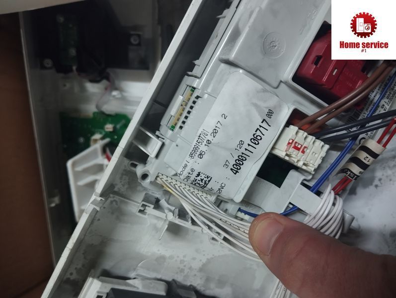 Б/У Модуль керування пральної машини Indesit  W11090222 400011106717 2652*E фото