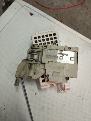 Б/У Замок люка пральної машини Electrolux, Zanussi 3 конт. під тросик - 12465540/3 / 1246554008 / 148ZN19 3360*E фото