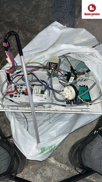 Б/У Комплект электроники для стиральной машины INDESIT BTWD61253  Модуль управления для стиральной машины INDESIT BTWD61253  Плата управления INDESIT BTWD61253 3923*E фото