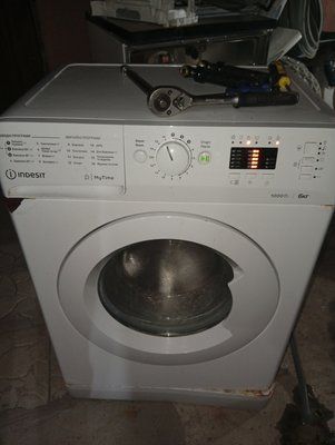 Б/У Запчасти на стиральную машину Indesit  OMTWSA 61052 W UA.Разборка стиральной машины Indesit  OMTWSA 61052 W UA Indesit  OMTWSA 61052 W UA по запчастям 4275*E фото