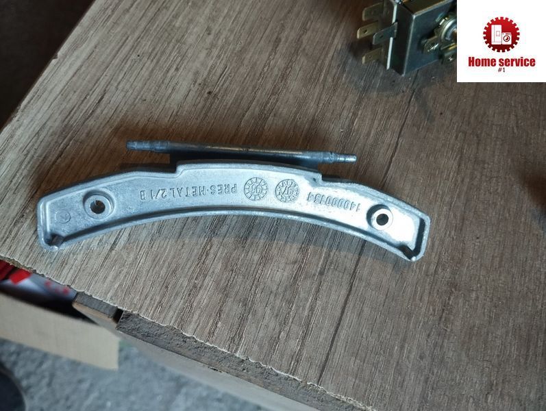 Б/У Петля люка для СМА Indesit, Ariston 140000134, C00035764 3366*E фото