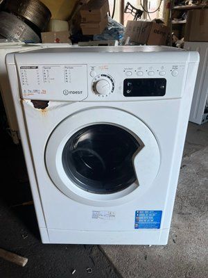 Вживані запчастини до пральної машини Indesit EWDE 71280  Розбирання пральної машини Indesit EWDE 71280.     Indesit EWDE 71280 за запчастинами 3877*E фото