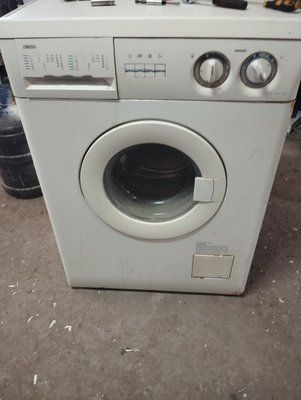 Б/У Розбирання пральної машини Zanussi FLS 824  Запчастини на пральну машину Zanussi FLS 824  Zanussi FLS 824 за запчастинами 3267*E фото