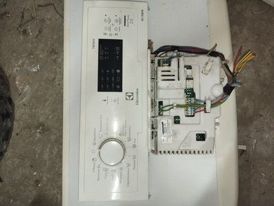 Б/У Модуль індикації пральної машини Electrolux  Elux Assy: A00275325/A Elux board : A00275518 App Type: EUI12200PB Supp Code: 451540002 Firm Ver: UFC0L106 Boot Ver: BICI2A04 2148*E фото