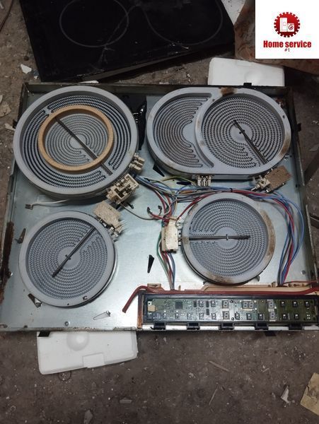 Б/У Розбирання варильної панелі Electrolux EHS 60160X.  Запчастини на варильну поверхню Electrolux EHS 60160X  Electrolux EHS 60160X по запчастинах 3202*E фото