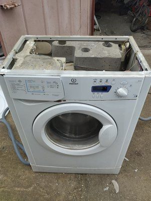 Б/У Запчастини на пральну машину Indesit WISE 8 .  Розбирання пральної машини Indesit WISE 8 .  Indesit WISE 8 по запчастинах. 3472*E фото