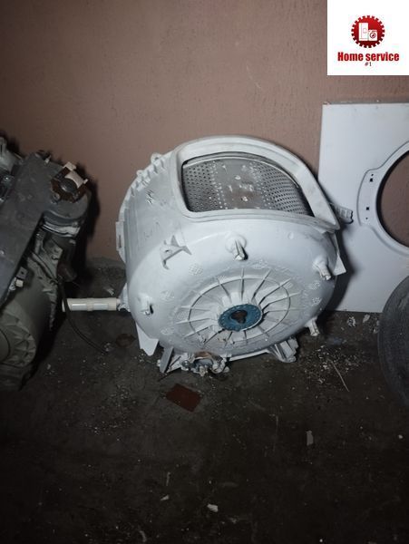 Б/В Бак на пральну машину Zanussi, Electrolux, Aeg після заміни опор. Під шліци .   129462731 129462730 3572*E фото