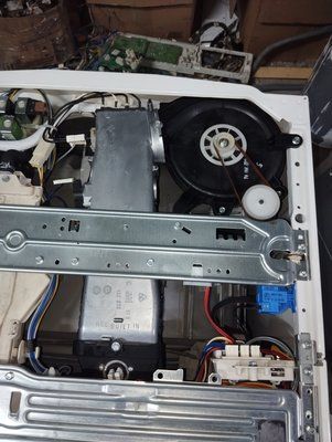 Б/У Сушка 132 070 пральної машини Electrolux, Zanussi, Aeg 2526*E фото
