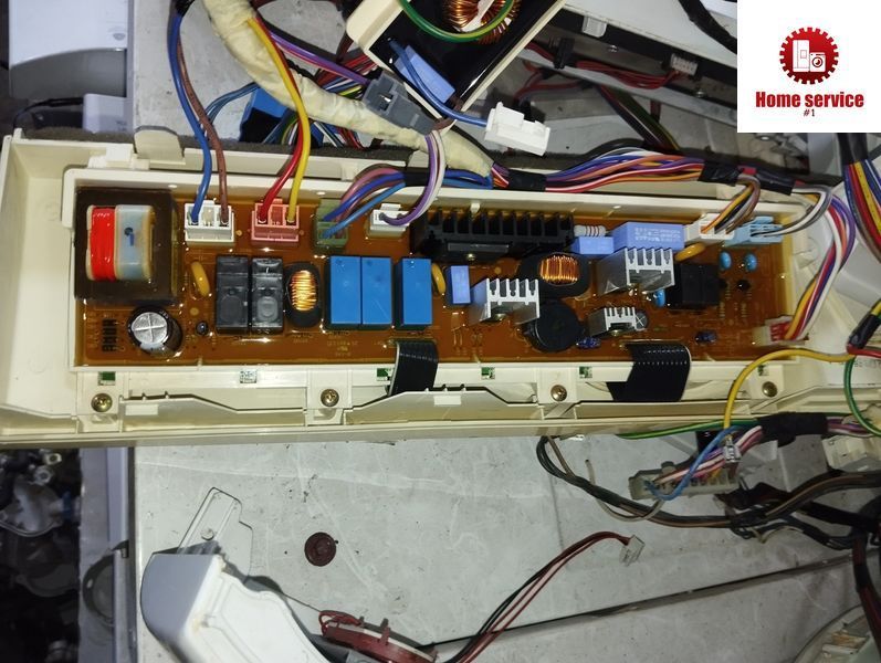Б/У Модуль управління пральної машини LG WD-80130NP 6870EC9100A 6870EC9100A 3024*E фото