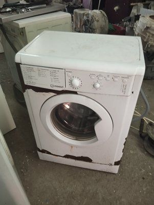 Б/У Розбирання пральної машини Indesit IWSB51051.  Запчастини на пральну машину Indesit IWSB51051.  Indesit IWSB51051 за запчастинами 3326*E фото