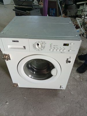 Вживані запчастини до пральної машини Zanussi ZWI 71201 WA.  Розбирання пральної машини Zanussi ZWI 71201 WA.  Zanussi ZWI 71201 WA за запчастинами 3888*E фото