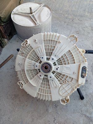 Вживаний задній півбак пральної машини LG. 3 амортизатори. 3044ER0018-04 3988*E фото