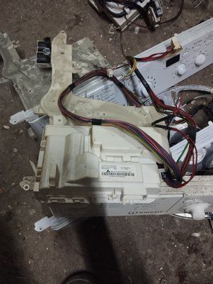 Б/В Модуль управління пральної машини Indesit IWSB51051 та інші моделі.  Ind Var Sup.: 21501381300 WHR Var Sup.: W11186272 FW1:33.00.20 S/N:1828508745 3579*E фото