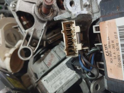 Б/У Двигун на пральну машину Whirlpool, Indesit, Bosch з вертикальним завантаженням. 6 контактів. 3 лапи 3229*E фото