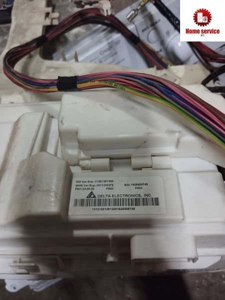 Б/В Модуль управління пральної машини Indesit IWSB51051 та інші моделі.  Ind Var Sup.: 21501381300 WHR Var Sup.: W11186272 FW1:33.00.20 S/N:1828508745 3579*E фото