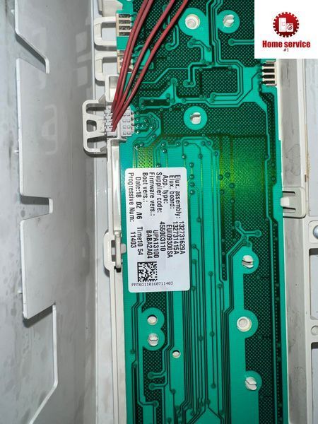 Б/У Модуль управління пральною машиною Zanussi ZFUG71000V Elux. assembly: 132731629A Elux. board:132731415A App. type:EUI09300SA Supplier code:455003110 Firmware vers.:UPA13100  SN: 61600048 CCF: 132877631.011 MCF: A05395701.000 User: Operator on PRENVO D 3630*E фото