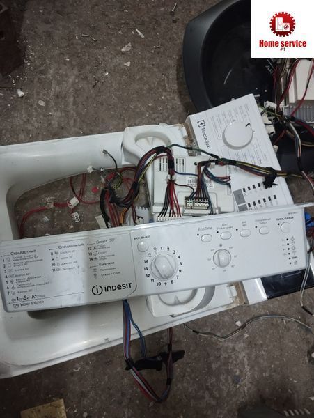 Б/У Модуль управління пральної машини Indesit IWSB50851 та інші моделі.  Код: 21501264602 SW: 250019 S/N: 1702501371  Pcb: 1702402108 3580*E фото