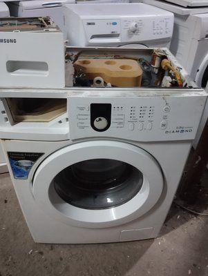 Б/У Розбирання пральної машини Samsung WF8590NHW.  Запчастини на пральну машину Samsung WF8590NHW. 3132*E фото