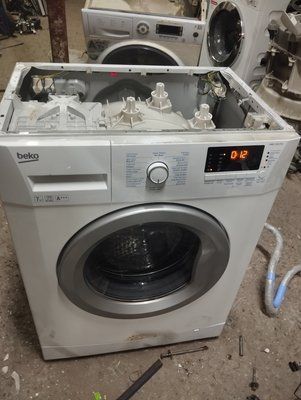 Б/В Запчастини на пральну машину BEKO WMB 71033 PTM.  Розбирання пральної машини BEKO WMB 71033 PTM .  BEKO WMB 71033 PTM за запчастинами 3532*E фото