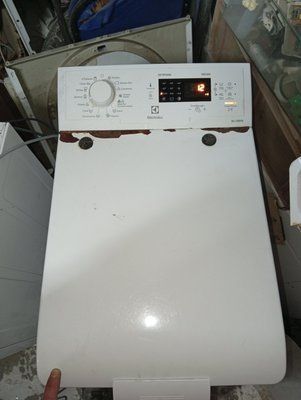Вживані запчастини до пральної машини Electrolux EWT 1264.  Розбирання пральної машини Electrolux EWT 1264.  Electrolux EWT 1264 за запчастинами 3793*E фото