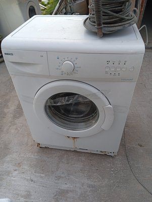 Вживані запчастини до пральної машини Beko WML 15105 D.  Розбирання пральної машини Beko WML 15105 D.  Beko WML 15105 D за запчастинами 3995*E фото