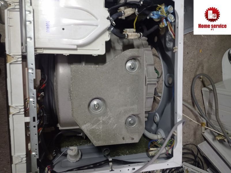 Б/У Бак в зборі на пральну машину Grundig GWN 57442 C 1216*E фото