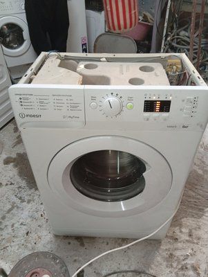 Вживані запчастини до пральної машини Indesit OMTWSA 61052 W.  Розбирання пральної машини Indesit OMTWSA 61052 W.  Indesit OMTWSA 61052 W за запчастинами 3797*E фото