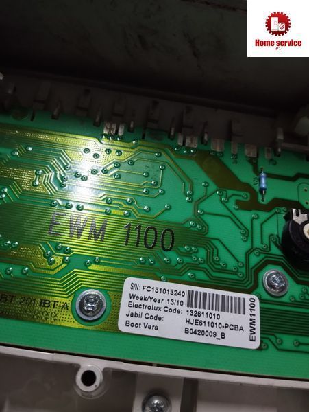 Б/У Модуль керування EWM1100 пральної машини Electrolux EWT 105210 W та інші моделі. S/N: FC131013240 Electrolux Code: 132611010 Jabil Code: HJE611010-PCBA Boot Vers B0420009_B 2839*E фото