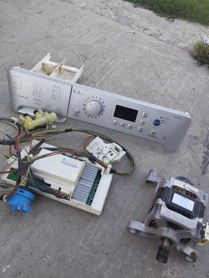 Б/У Комплект електроніки з двигуном для пральної машини Indesit PWSE 6128 та інших моделей 3304*E фото