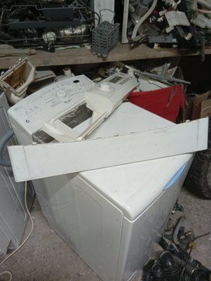 Б/У Нижня декоративна планка на пральну машину Indesit 3690*E фото