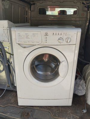 Б/У Розбирання пральної машини Indesit wisl 103.  Запчастини на пральну машину Indesit wisl 103.  Indesit wisl 103 по запчастинах 3091*E фото