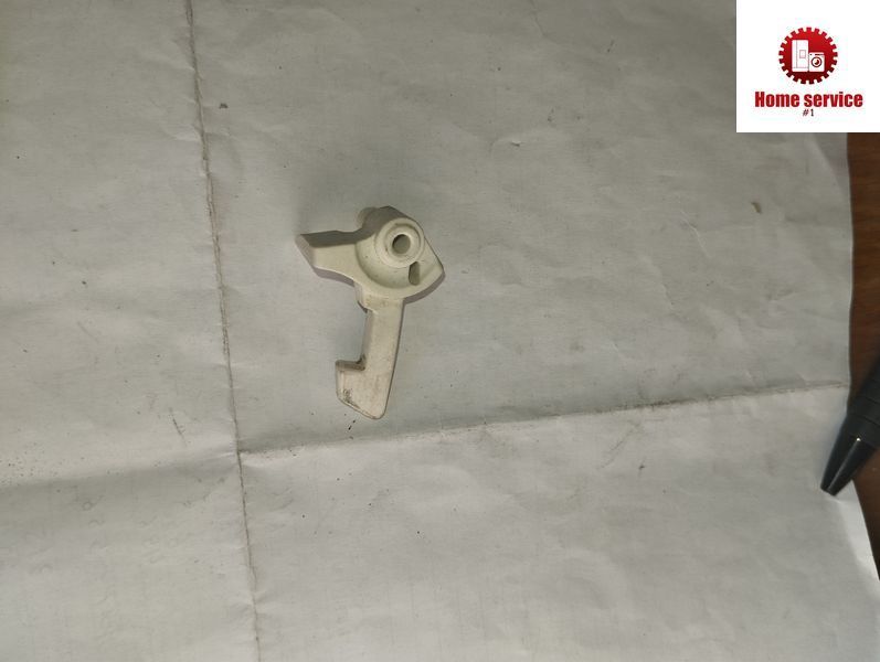 Б/У Гачок верхній кришки пральної машини Electrolux, Zanussi AEG вертикального завантаження 1713*E фото