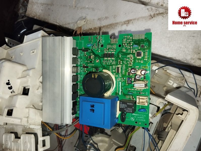 Б/У Модуль управления двигателем стиральной машины Electrolux. SN:0012903  4313991L000 3197*E фото