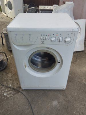 Б/В Запчастини на пральну машину Indesit W84TX .  Розбирання пральної машини Indesit W84TX.  Indesit W84TX за запчастинами 3398*E фото