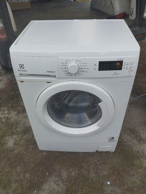Б/У Запчастини на пральну машину Electrolux EWS1064NOU .  Розбирання пральної машини Electrolux EWS1064NOU . 3400*E фото