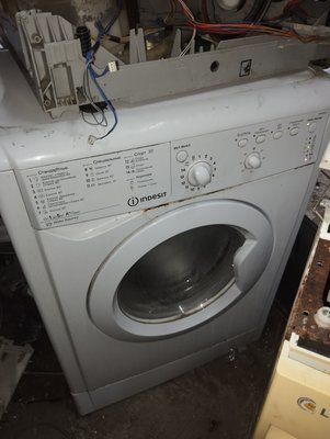 Б/У Разборка стиральной машины Indesit IWSB50851 .  Запчасти на стиральную машину Indesit IWSB50851 .  Indesit IWSB50851 по запчастям 3656*E фото