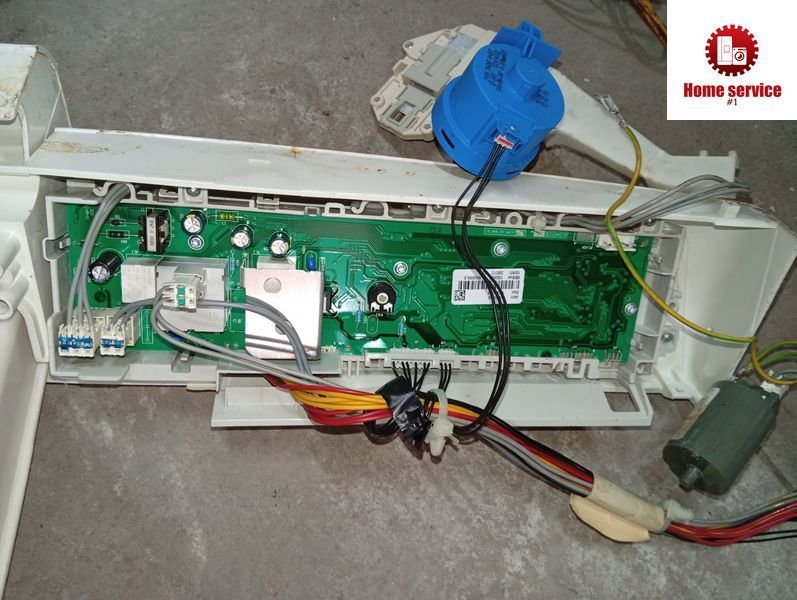 Б/У Модуль управления стиральной машины Zanussi. 726735-06 132442585 4016*E фото