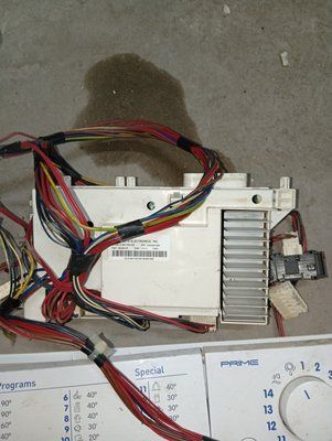 Вживаний модуль управління пральної машини Indesit. 21501163100 S/N: 1252407450 FW1: 46.06.18 GW2: 1.5.11 4067*E фото