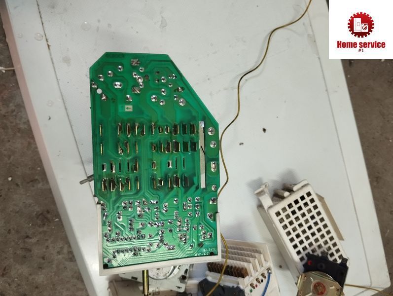 Б/У Командоапарат (Програматор) для пральних машин Zanussi, Electrolux. 88900022 124 712 031 1664 3357*E фото